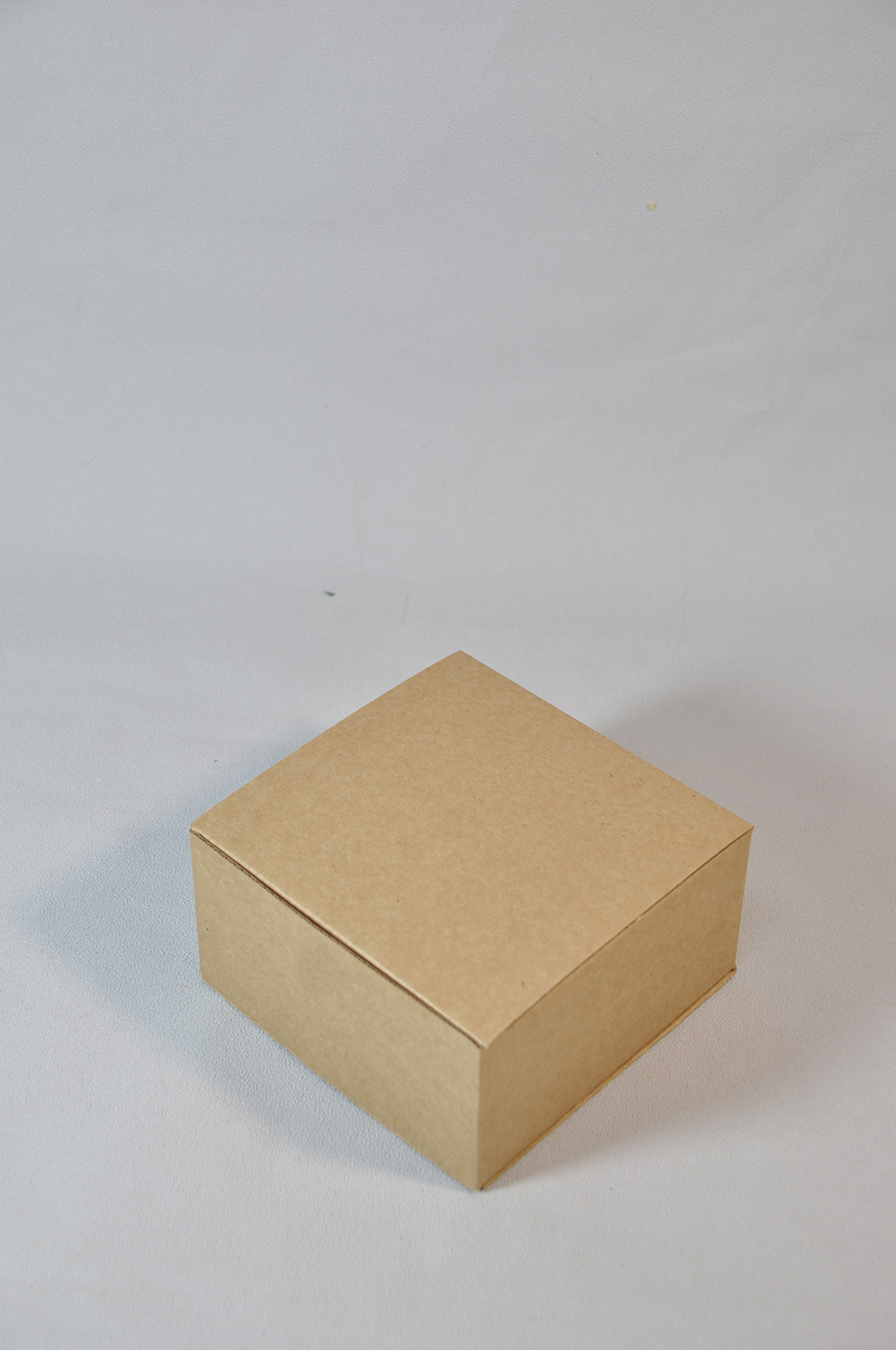 Коробка картонная 12*12*6см